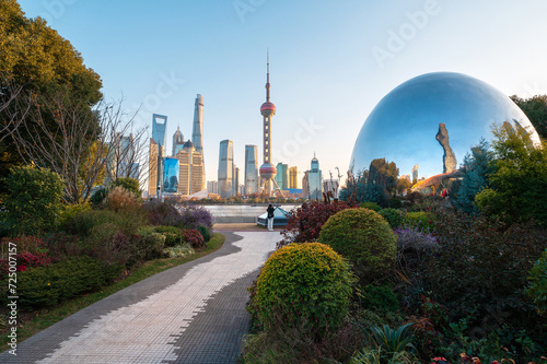 Obraz na płótnie Shanghai sunset at the North Bund with epic skyline w salonie