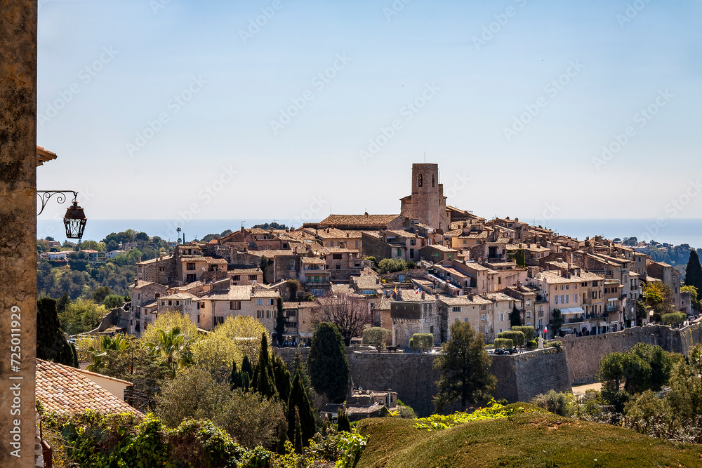 saint paul de vence, village perché d'artistes, vue des petites ruelles, France, 2023