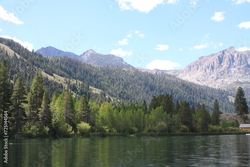 Fototapeta Naklejka Na Ścianę i Meble -  Sierra Nevada Lake