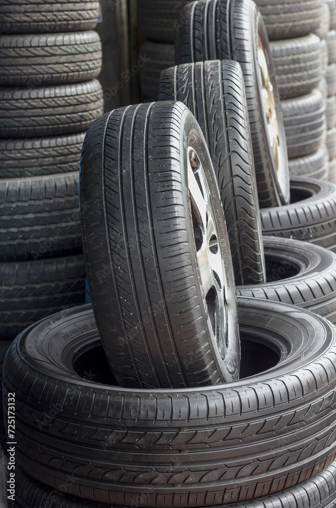 Wheels and stacked rubber tyres Wheels and stacked rubber tyres