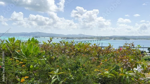 沖縄県　古宇利大橋と青い海