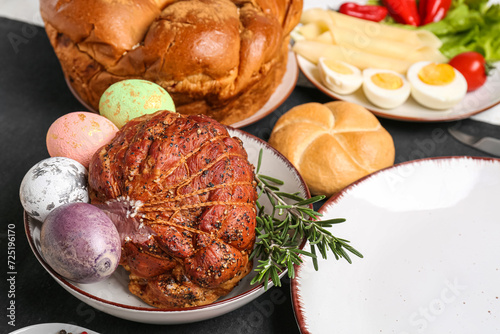 Traditional easter dinner w...