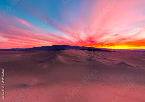 Fototapeta Naklejka Na Ścianę i Meble -  Desert Sunset