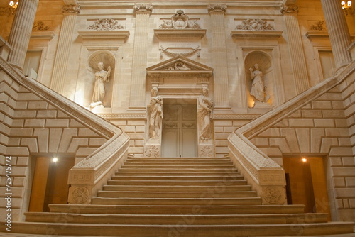 Escalier en pierre dans un Théâtre. Grand Théâtre Bordeaux