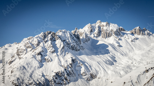 Auvergne-Rhône-Alpes - vue sur le massif de La Lauzière depuis Valmorel