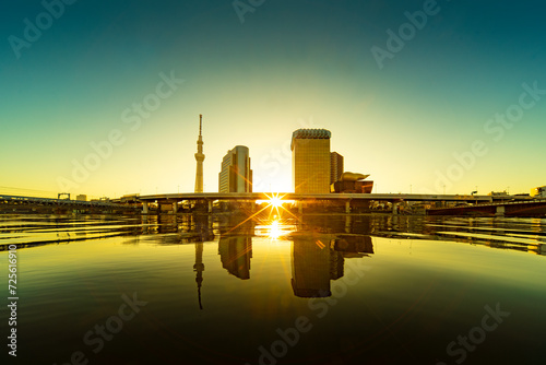 隅田川の日の出　朝焼けの浅草　東京スカイツリー photo