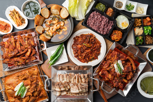 Bossam, pork, boiled pork, spicy pork ribs, ribs, pork front legs, shrimp gambas, gambas, stir-fried pork, lunchbox, Jeju, pork back ribs,