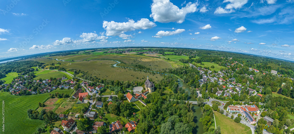 Grafrath an der Amper in Oberbayern, Ausblick auf das Ampermoos und St ...