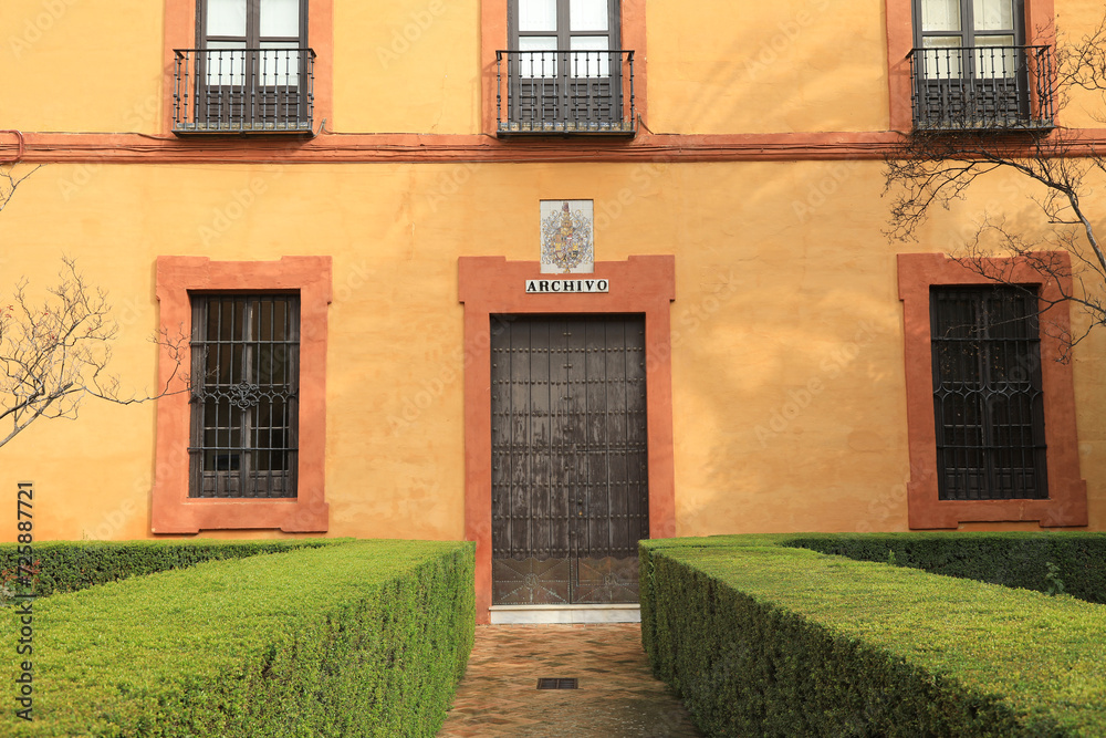 Fototapeta premium sevilla reales alcázares archivo patio jardines 4M0A5406-as24