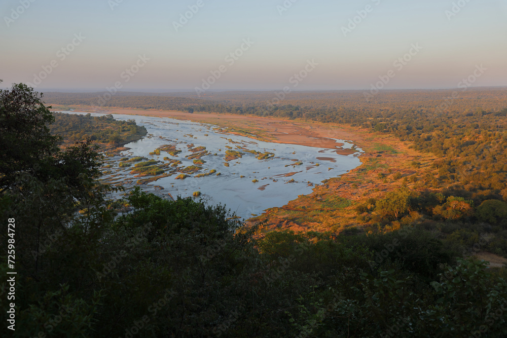 Afrikanischer Busch - Krügerpark - Olifants River / African Bush - Kruger Park - Olifants River /