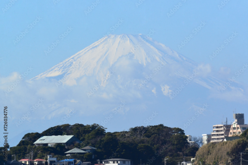 日本の有名なランドマークである富士山、湘南海岸辻堂からの遠景遠望の眺め