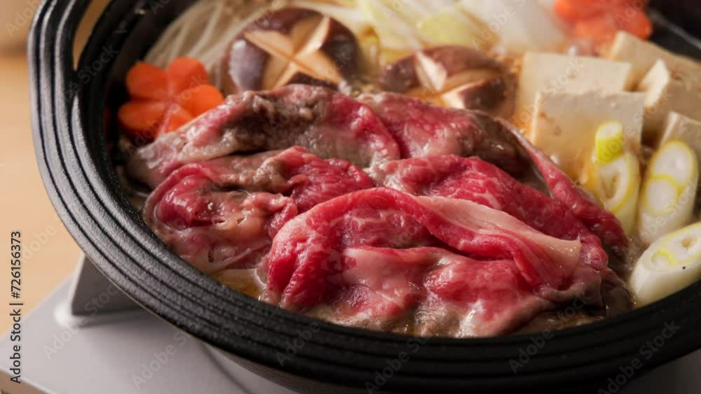 国産和牛ロースのすき焼き Sukiyaki made with Japanese Wagyu beef 国産和牛ロースのすき焼き Sukiyaki made with Japanese Wagyu beef