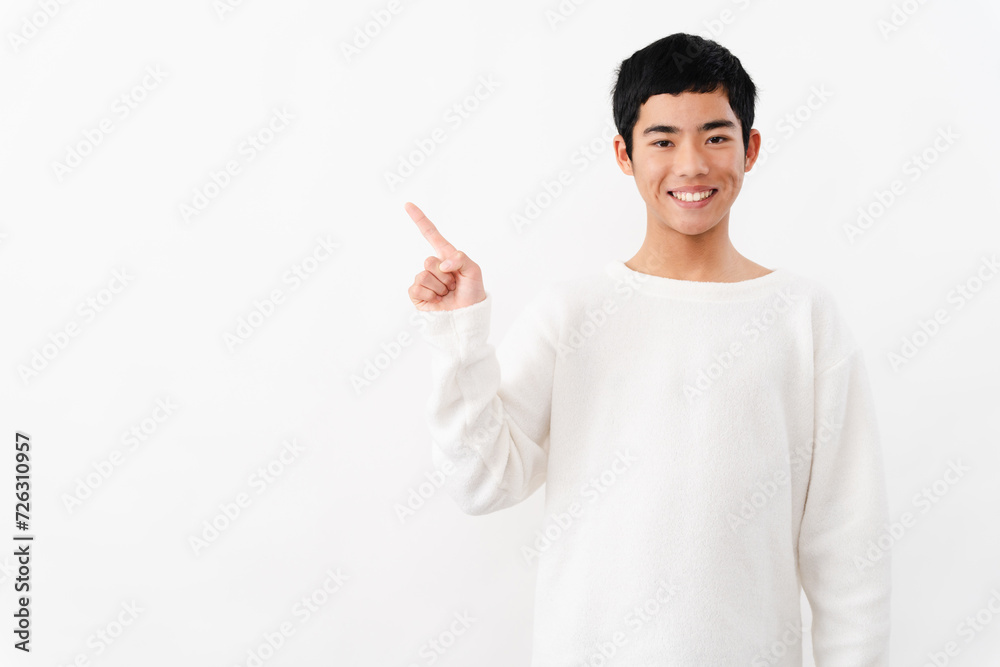 私服姿の中学生の男性 ライフスタイルイメージ 私服姿の中学生の男性 ライフスタイルイメージ