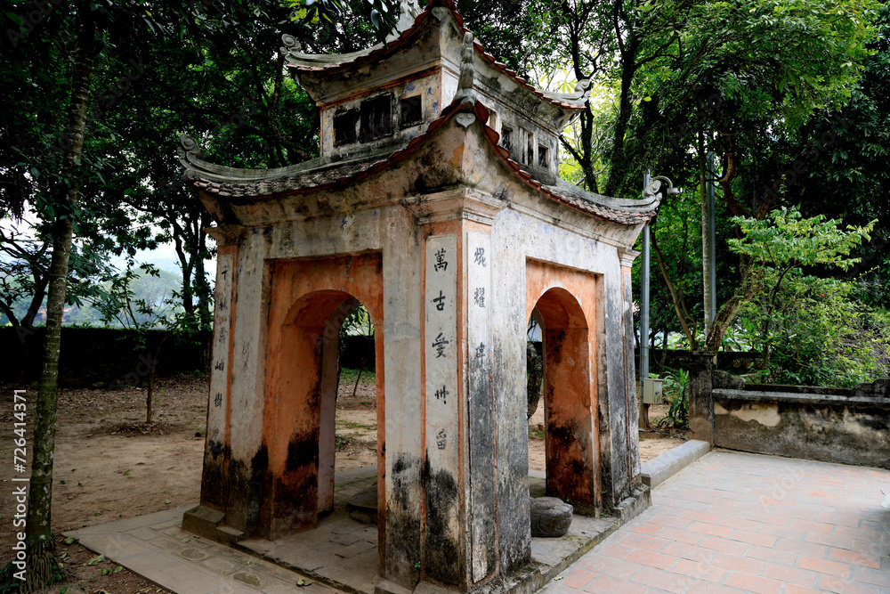 Obraz premium Detail of the King Dinh and Le Hoan temple complex in Ninh Binh, Vietnam