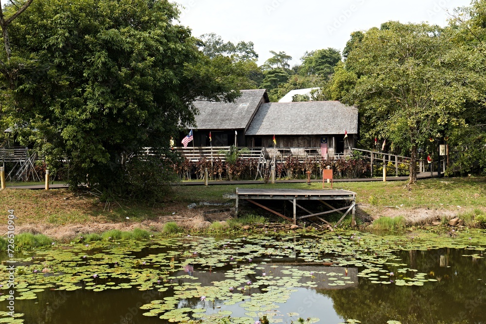 Obraz premium Iban Longhouse, Sarawak Cultural Village Santubong. Borneo island. Malaysia.