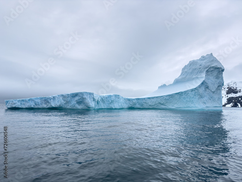 Принти на полотні A huge high breakaway glacier drifts in the southern ocean off the coast of Anta