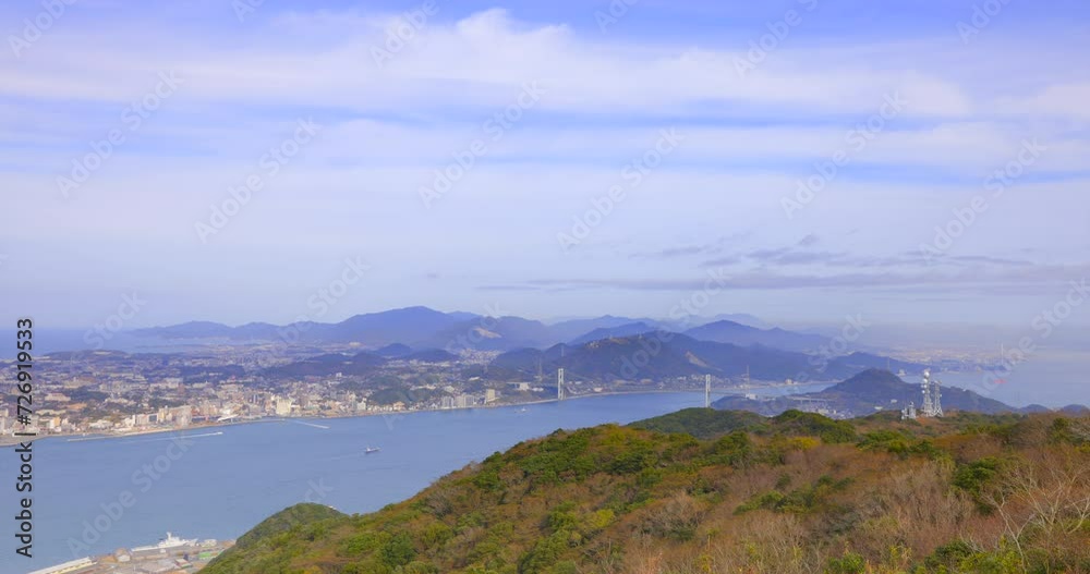 本州と九州を隔てる綺麗な海の関門海峡 本州と九州を隔てる綺麗な海の関門海峡