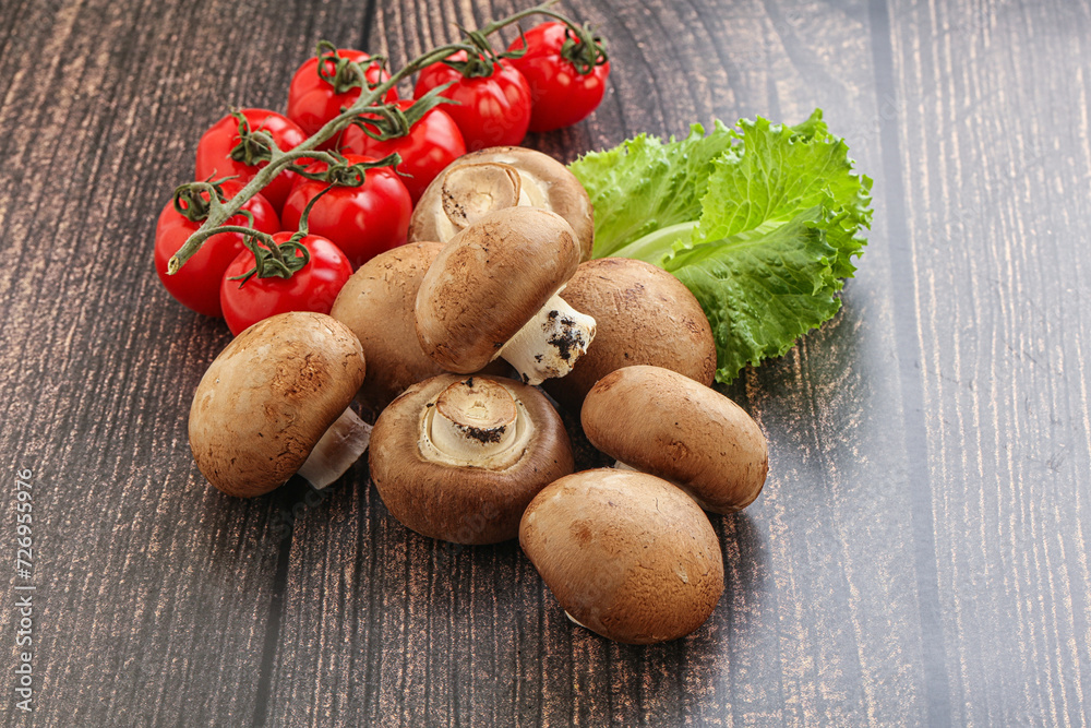 Raw brown royal champignon heap Raw brown royal champignon heap