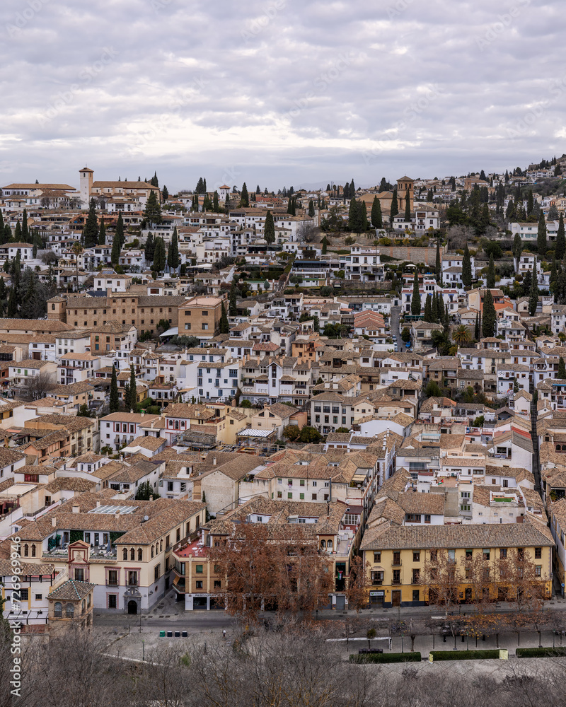 Naklejka premium Beautiful panoramic of Granada from the Alhambra