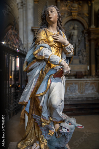 Statue in Saint Julien cathedral, Le Mans, France