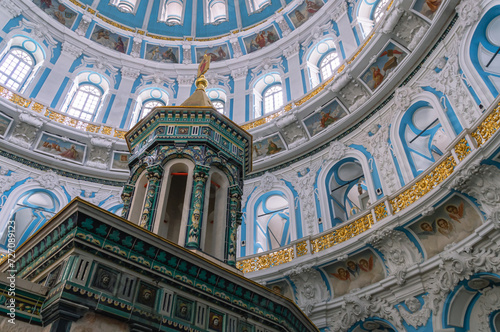 The Chapel of the Holy Sepulchre. The Resurrection New Jerusalem Monastery. The temple and religion. The vaults of the ancient temple.Sunlight pours into the temple through the windows inside the dome