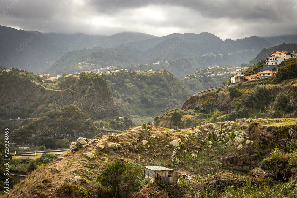 miradouro do guindaste, madeira, viewpoint, ocean, cliffs, mountains, waves, portugal