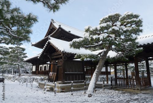 雪の建仁寺　回廊と法堂　京都市東山区 © ogurisu