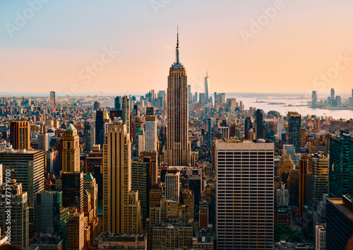 Download view of New York City at sunset © Boyan Georgiev