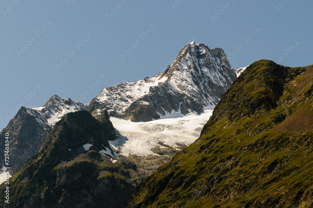 glaciers and peaks in the mountains