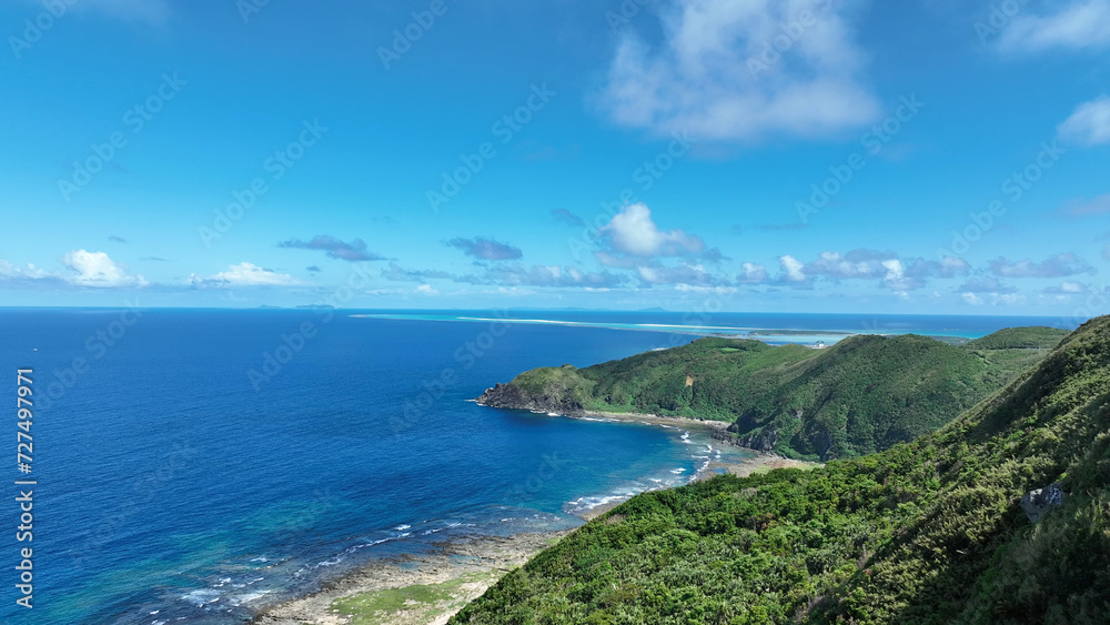 久米島の展望台、比屋定バンタ展望からドローンショット 久米島の展望台、比屋定バンタ展望からドローンショット