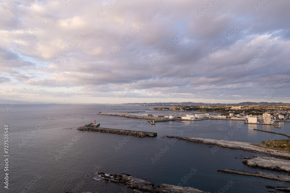 城ヶ島上空から見た港の夕暮れ 城ヶ島上空から見た港の夕暮れ