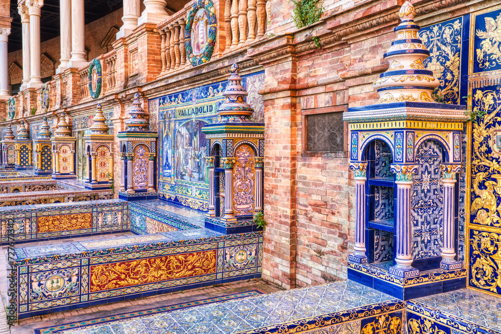 Obraz premium Mosaic Details on the Plaza de Espana in Seville during Beautiful Sunny Day, Andalusia