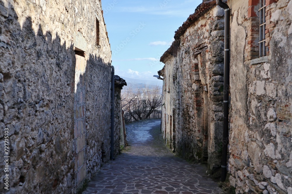Civita Superiore - Strada di accesso al quartiere ebraico