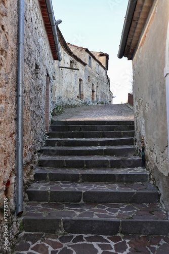 Fototapeta Naklejka Na Ścianę i Meble -  Civita Superiore - Vicolo del quartiere ebraico
