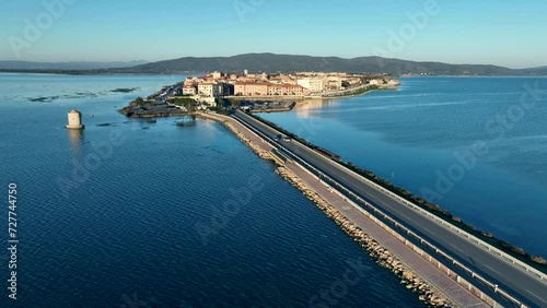 Laguna di Orbetello in Toscana, Italia.
Vista aerea del borgo e della laguna che affaccia sul Monte Argentario. photo