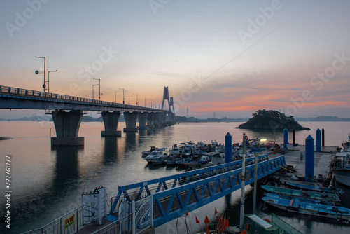 Bridge over the sea and scenery at dawn  © Kim Sehwan