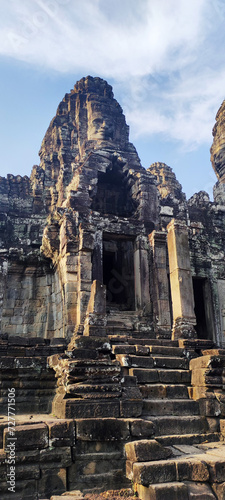 カンボジアのアンコールトムのバイヨン寺院