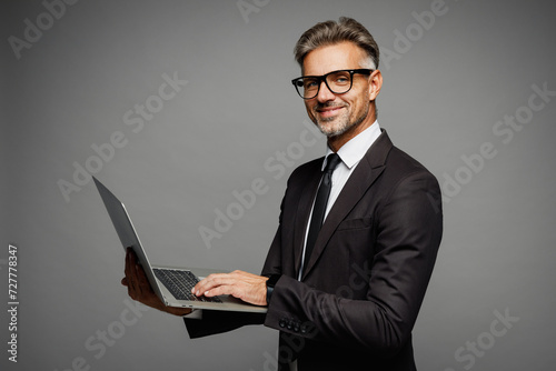 Obraz na plátně Side profile view adult fun successful employee IT business man corporate lawyer