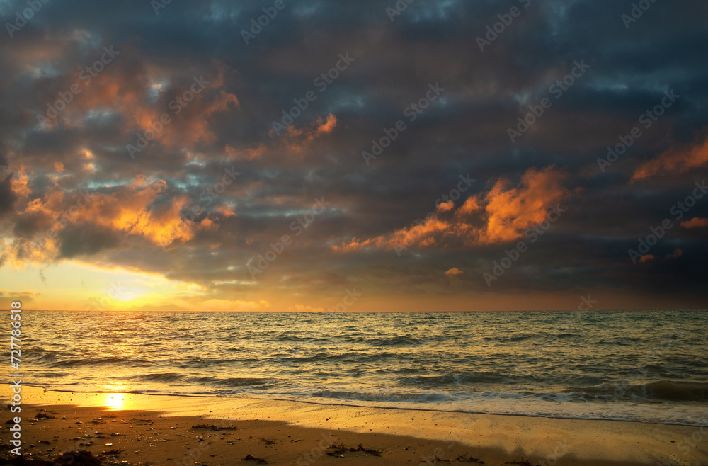 Obraz premium sunset on the sea.