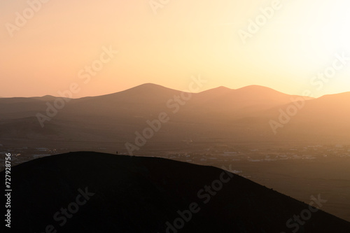 Blick auf den Vulkan Calderón Hondo bei Sonnenuntergang, in Lajares, La Oliva, Fuerteventura, Kanarische Inseln, Spanien. © MG-Pictures
