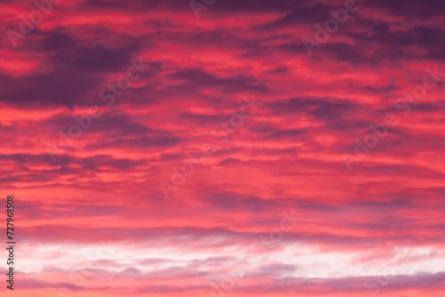 Fototapeta Naklejka Na Ścianę i Meble -  Bright vibrant sunset sky