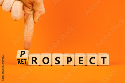 Foto Prospect or retrospect symbol