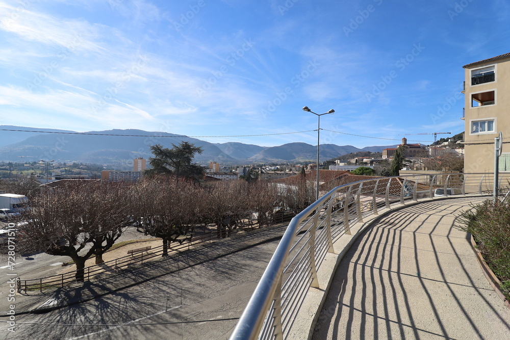Φωτογραφία Vue d'ensemble de la ville, ville de Privas, département de l'Ardèche, France
