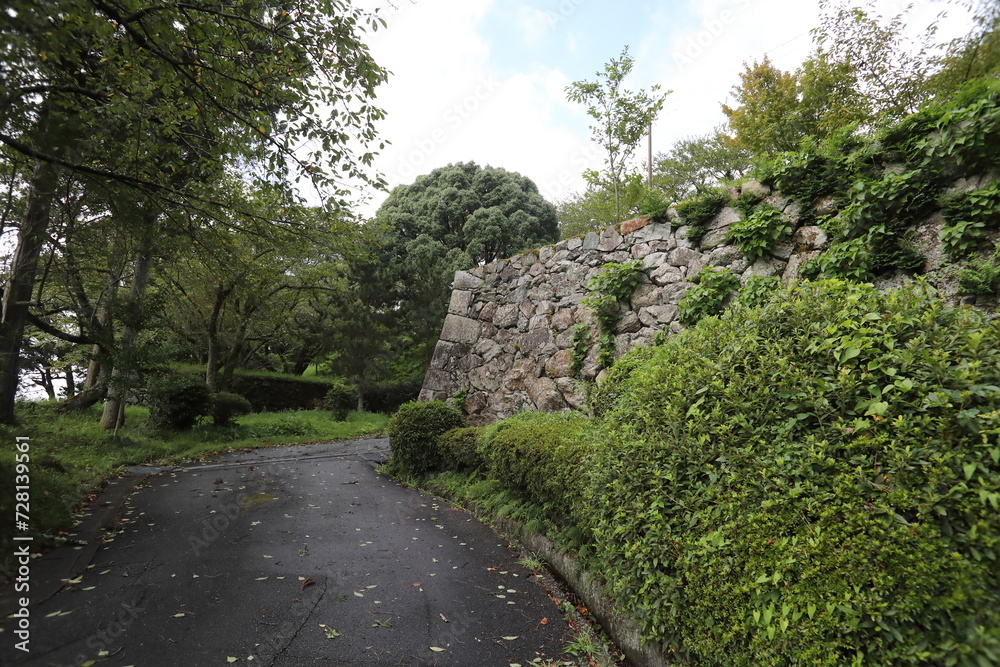 Tamaru Castle, located in the Tamamura district of Tamaki Town, Watarai-gun, Mie Prefecture, was a Japanese castle that existed during the Nanboku-chō period. 