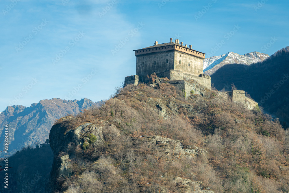 Obraz premium Verrès Castle (Italian: Castello di Verres, French: Chateau de Verrès) is a fortified 14th-century castle in Verrès, in the lower Aosta Valley, in north-western Italy