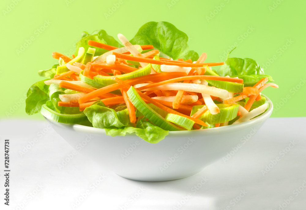 Möhrensalat, Salatherzen, Sellerie, Porzellanschale, Streifen, Möhrensalat, Salatherzen, Sellerie, Porzellanschale, Streifen,