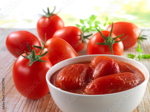 Geschälte Tomaten, Tomaten,  Italien, isoliert, gepflückt, photo