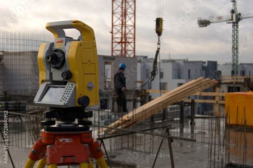 pomiary geodezyjne na budowie