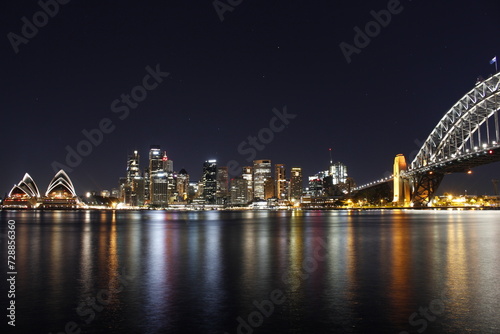 Nachtspiegelung von Sydneys skyline 