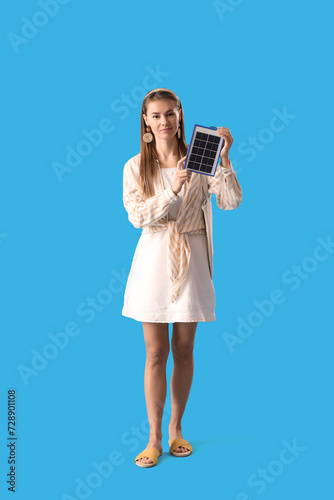 Pretty young woman with por...